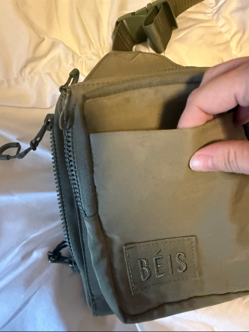 BEIS THE SPORT SLING IN OLIVE - Picture 9 of 14